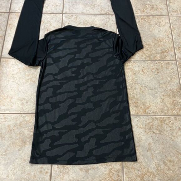 GA Bulldog UGA Camo Back Long Sleeve Tee - Picture 6 of 9